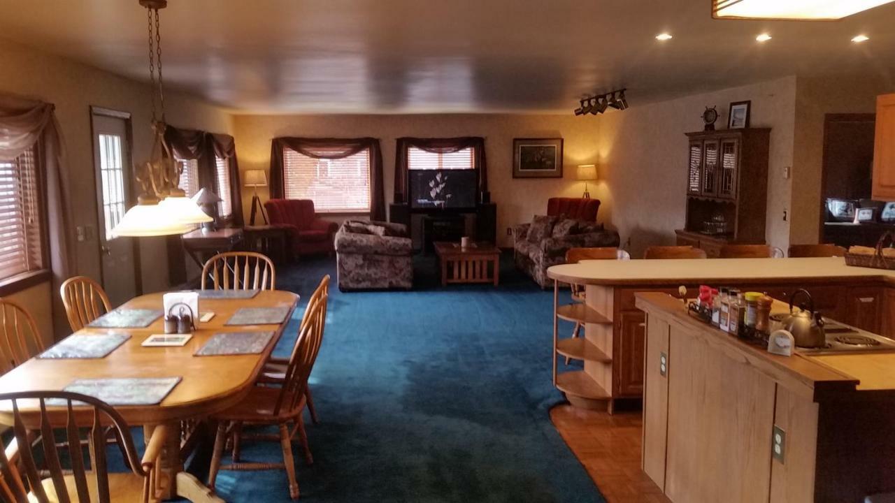Kodiak Russian River Lodge Bagian luar foto